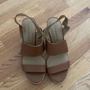 Lucky wedge sandals